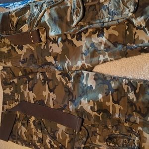 Men's Request Camo shorts new condition